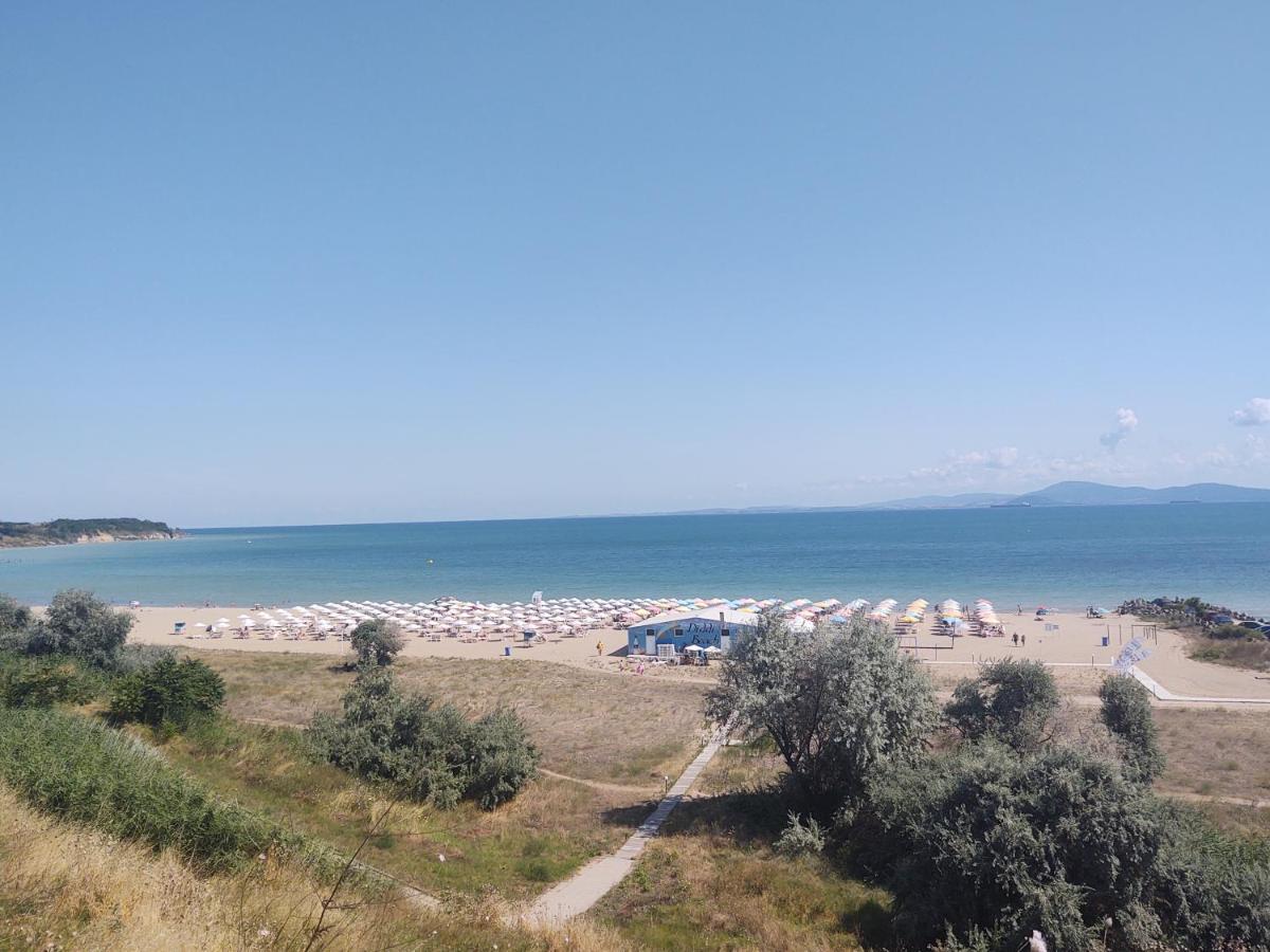 Loli'S Beach Studio Burgas Exterior photo